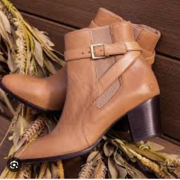 Jack Rogers Shoes - Jack Rogers Taylor Bootie Tan‎ 9